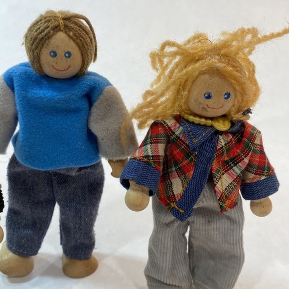 Wooden posable family mom,‎ dad, boy 5.5" - Picture 2 of 5